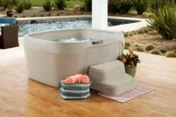 Freeflow Cascina - 4 Person Hot Tub -HAPPY HOT TUBS Shop cascina