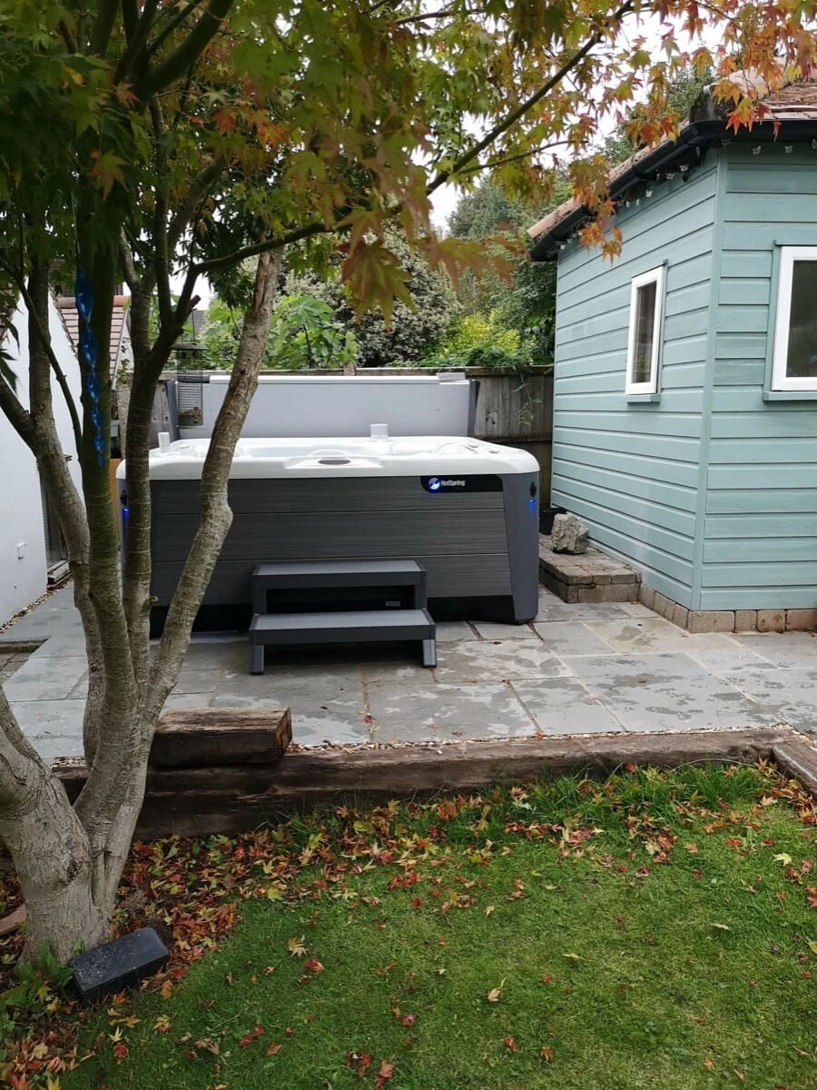 Hot Spring Envoy - 5 Person Hot Tub 4 Hot Spring Envoy - 5 Person Hot Tub - Image 4