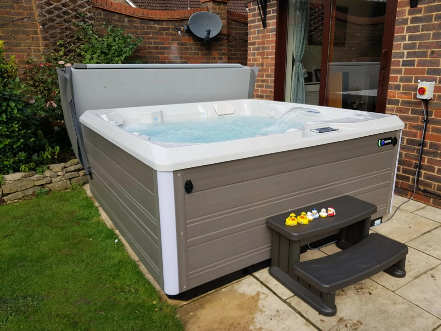 Hot Spring Flair - 6 Person Hot Tub 7 Hot Spring Flair - 6 Person Hot Tub - Image 7