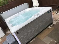 Hot Spring Flash - 7 Person Hot Tub 14 Hot Spring Flash - 7 Person Hot Tub -HAPPY HOT TUBS Shop flash 1