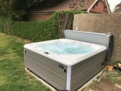 Hot Spring Flash - 7 Person Hot Tub 15 Hot Spring Flash - 7 Person Hot Tub -HAPPY HOT TUBS Shop flash 3