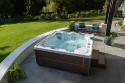 Hot Spring Vanguard - 6 Person Hot Tub 17 Hot Spring Vanguard - 6 Person Hot Tub -HAPPY HOT TUBS Shop hss highlife vanguard alpinewhite java productshot 0248