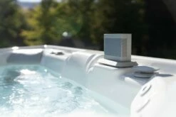 Hot Spring Vanguard - 6 Person Hot Tub 15 Hot Spring Vanguard - 6 Person Hot Tub -HAPPY HOT TUBS Shop hss highlife vanguard alpinewhite productshot speaker 0154