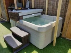 Freeflow Mini - 2 Person Hot Tub -HAPPY HOT TUBS Shop mini 1
