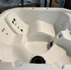 Off-Display (Redditch) Happy 25 Lounge - 5 Person Plug & Play Hot Tub -HAPPY HOT TUBS Shop redditch happy 5