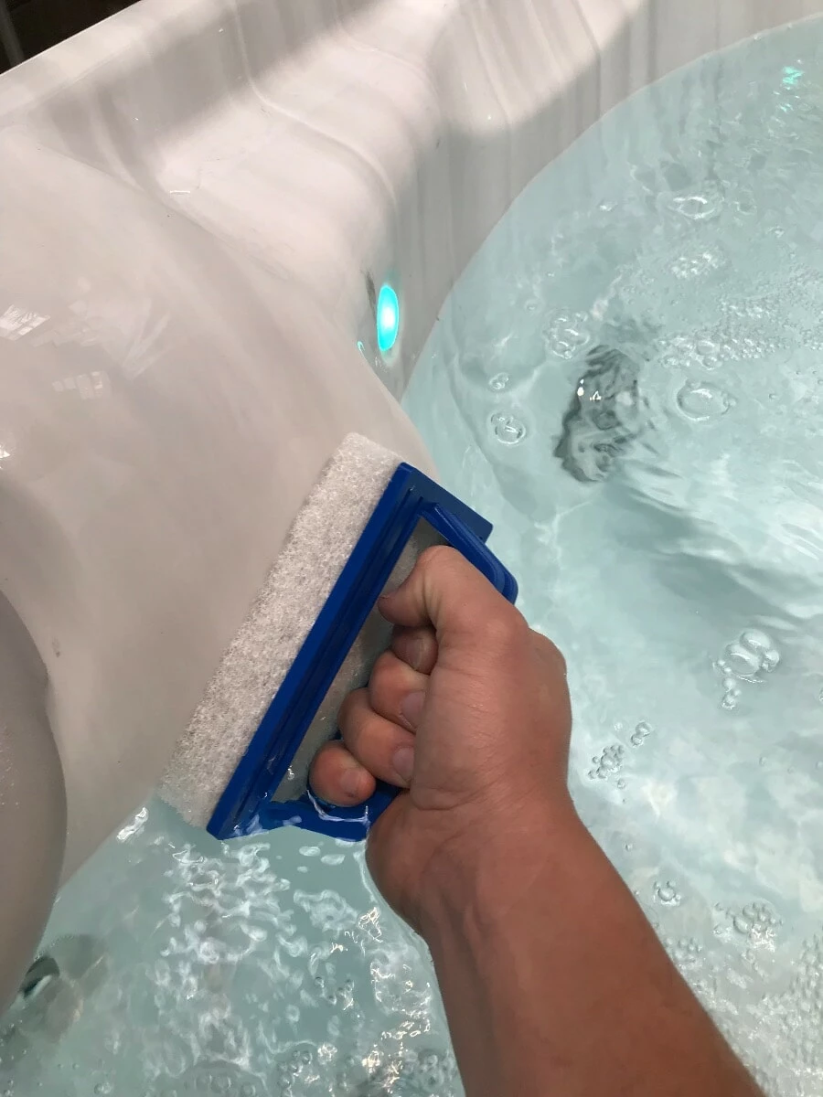Happy Hot Tubs Tub Scrubber 3 Happy Hot Tubs Tub Scrubber - Image 3